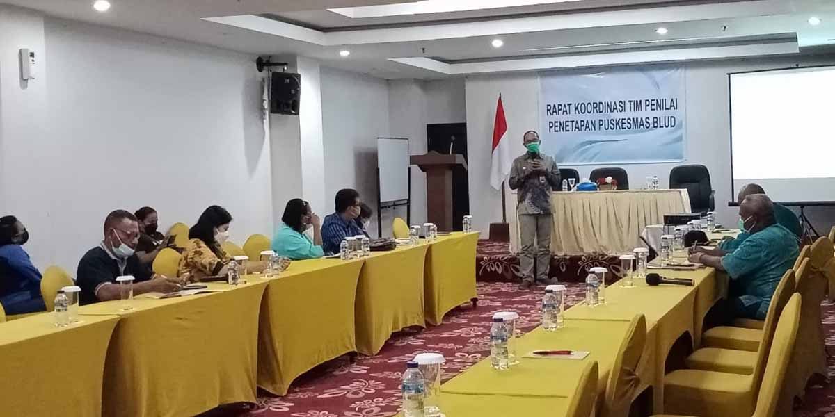 Koordinator Pengawasan Bidang Akuntan Negara BPKP Jayapura, Putu Yudi Tenaya menyampaikan materi dalam Rapat Koordinasi Tim Penilai Penetapan Puskesmas BLUD, Jumat (18/6/2021). Foto: Fachruddin Aji/Papua60detik
